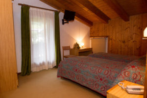 Hotel-Ristorante-Sport-Sappada-Dolomiti-sapori-unici-a-sappada-17-300x200