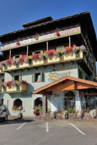 Hotel-Sport-Sappada-Dolomiti-Hotel-in-centro-a-Sappada-vicino-alle-piste-9-200x300